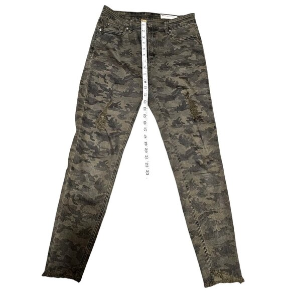 Camo Print Distressed Skinny Jeans With Raw Hem - Medium Size - Wishlist - Picture 11 of 14